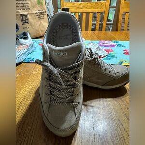 DANSKO Size 39 Tan Lace-up shoes. Worn once.
